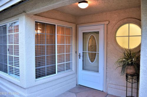 7787 Kilcormac Ln, Tucson, AZ 85747-9259