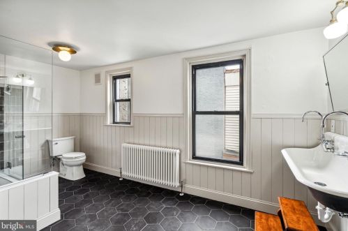 2426 Cedar St, Philadelphia PA  19125-3018 exterior