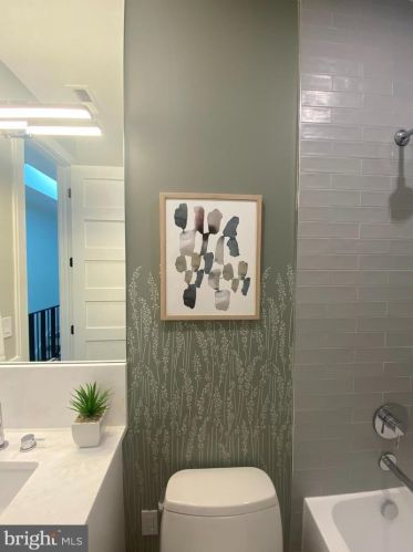 3125 11th St, Washington DC  20010-2401 exterior