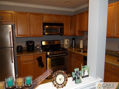 51 Lackland Ave, Piscataway NJ  08854-6666 exterior