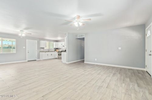 2925 42nd Ave, Phoenix AZ  85019-4323 exterior