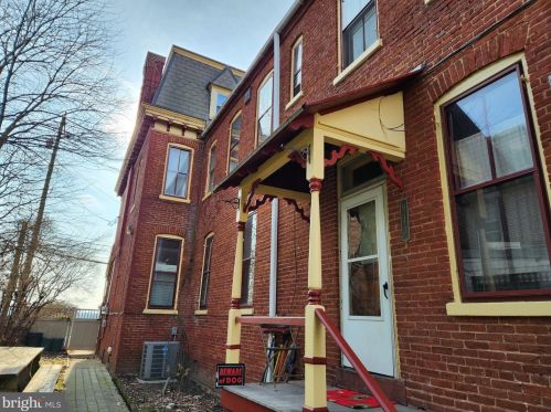 913 King St, Lancaster PA  17602-3223 exterior