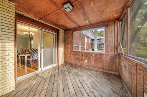 213 Dorothy Dr, Pittsburgh PA 15235-1829 exterior