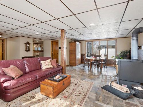 5934 Main St, Maple Plain MN 55359-9359 exterior