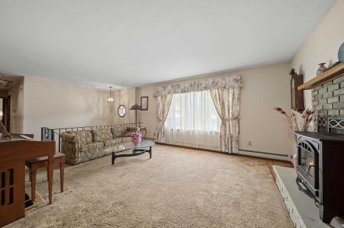 3 Pembroke Dr, Poughkeepsie NY 12603-4707 exterior