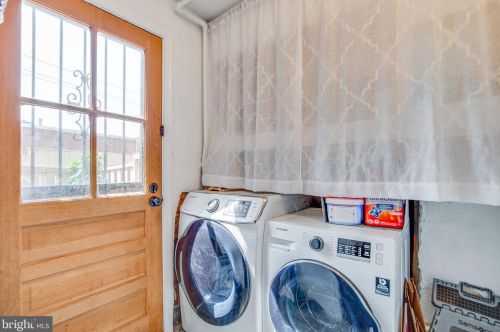 3737 Jason Ave, Alexandria VA 22302-1811 exterior