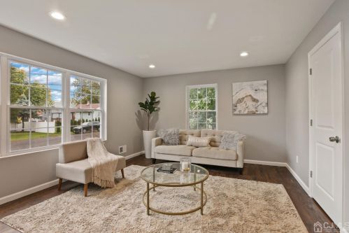 54 Howard Ave, Edison NJ  08837-3432 exterior