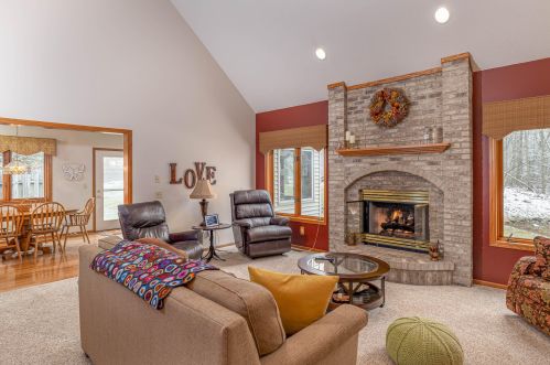 15180 Oakwood Dr, Big Rapids, MI 49307-9255