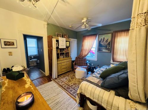 294 Broad St, Killingly CT 06239-3604 exterior