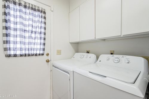 1164 Cheryl Dr, Phoenix AZ 85028-4412 exterior