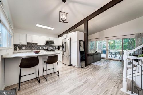 3812 Javins Dr, Alexandria, VA 22310-2034