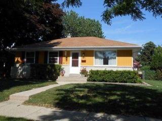 6846 61st St, Milwaukee, WI 53223-5402