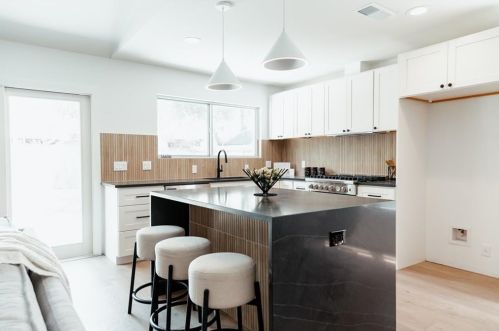 1619 Chippeway Ln, Austin TX  78745-3722 exterior