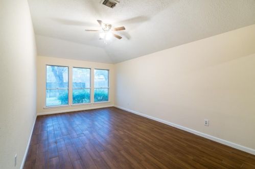 5118 Vlg Spg Dr, Humble TX exterior