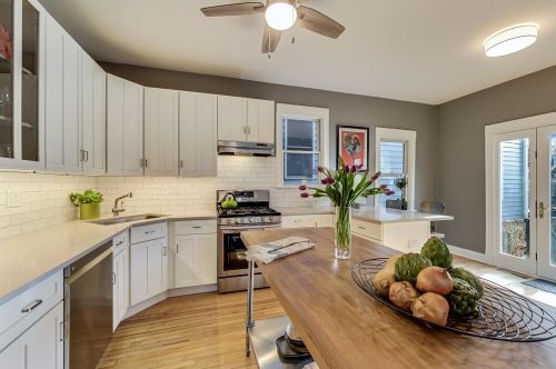 4244 Bell Ave, Chicago IL 60618-2904 exterior