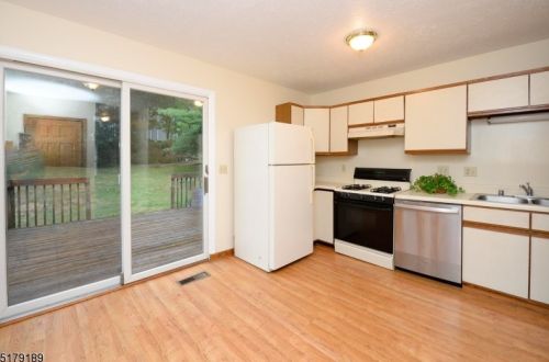 26 Pasadena Pl, Paterson NJ 07506-3413 exterior