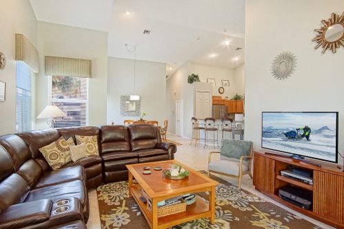 9300 Wentworth Ln, Fort Pierce, FL 34986-3288