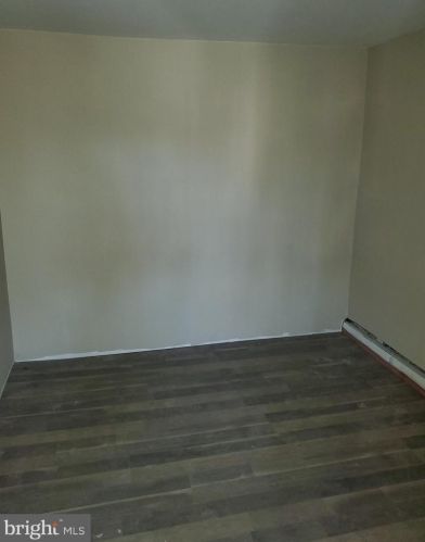 631 5 St, Camden NJ 08102-1933 exterior