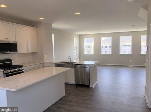 14217 Travilah Rd, Rockville MD  20850-3504 exterior