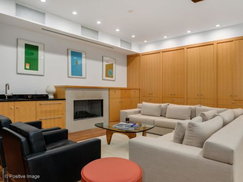 1302 Erie St, Chicago IL  60642-5718 exterior