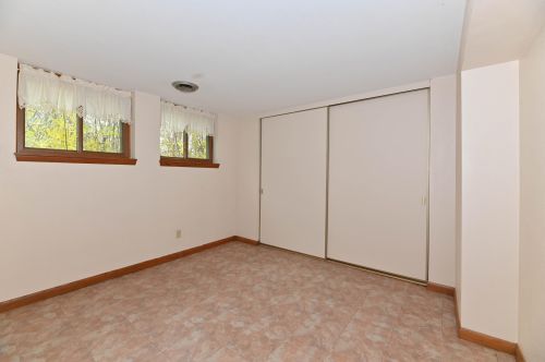 4870 37th St, Milwaukee WI  53221-2570 exterior