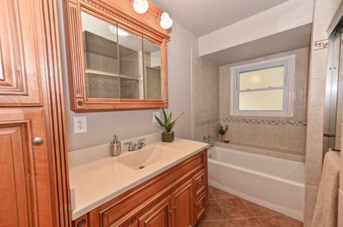 5551 Jerelyn Pl, Milwaukee WI 53219-2275 exterior