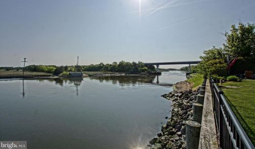 300 Gills Nck Rd, Lewes DE 19958-1425 exterior