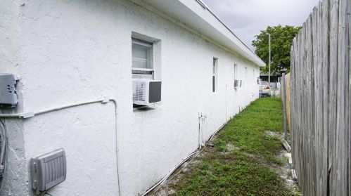 430 12 Ave, Boynton Beach FL 33435-6035 exterior