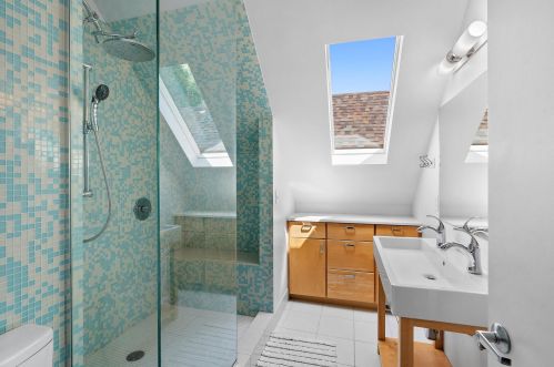 214 Vine St, Milwaukee WI 53205-1451 exterior