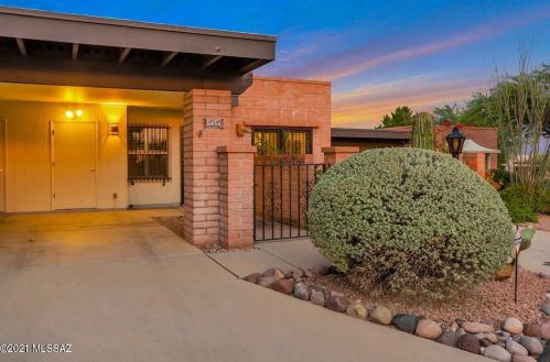 5454 Arroyo Vista Dr, Tucson, AZ 85718-5429