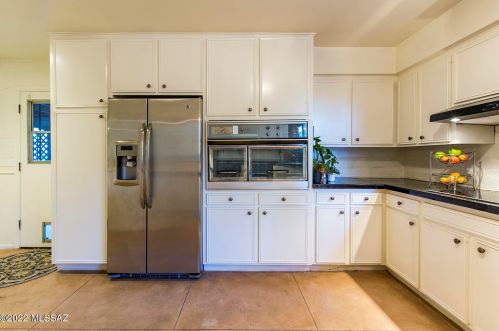 6274 Campbell Ave, Tucson AZ  85718-3150 exterior