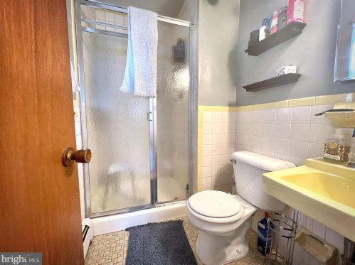 845 Bells Ml Rd, Philadelphia PA 19128-1007 exterior