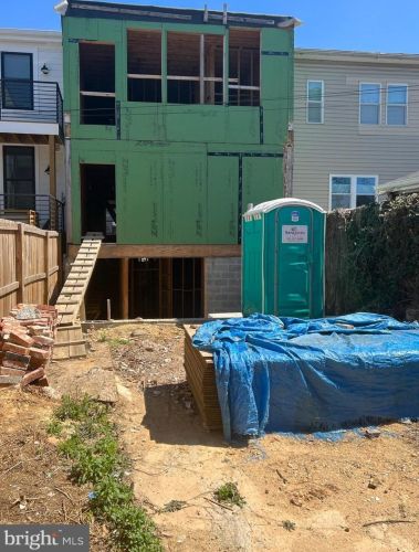 2422 Capitol St, Washington DC 20003-1700 exterior