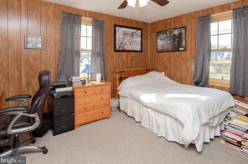 300 Holly Ave, Camden NJ 08107-1022 exterior