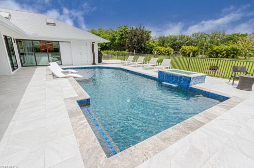 1919 Countess Ct, Naples FL 34110-1005 exterior