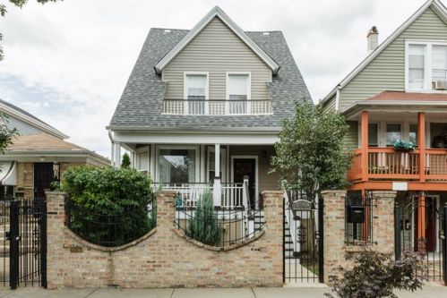 4044 Bernard St, Chicago IL  60618-2215 exterior