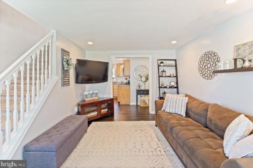 64 Mildred Ln, Chester PA 19014-2007 exterior