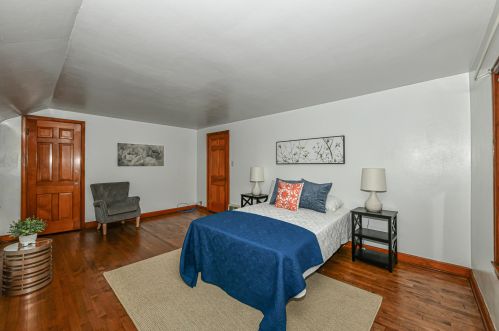 6417 Locust St, Milwaukee WI 53212-2444 exterior