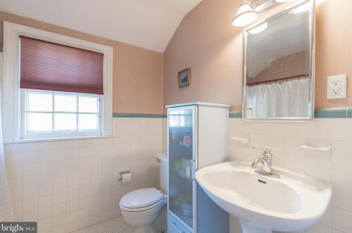 10 Meetinghouse Ln, Media PA 19064-1206 exterior