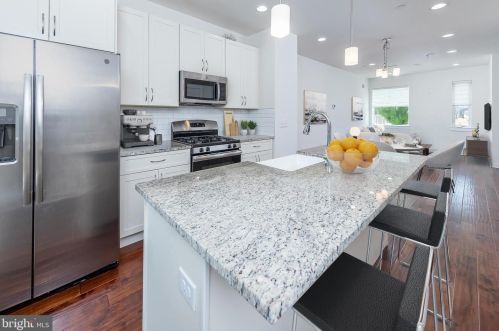 1646 5th St, Philadelphia PA  19122-1208 exterior