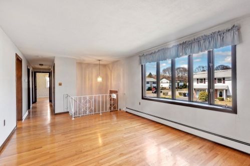 3 Dibiase St, Salem MA 01970-1031 exterior