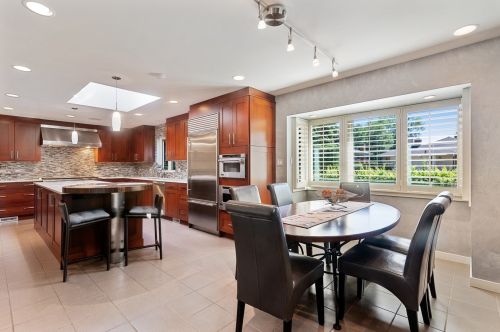 6461 Longmeadow Ave, Chicago IL 60712-3205 exterior