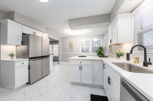 8841 Palmetto Ave, Milwaukee WI  53225-5009 exterior