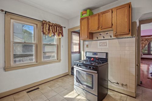 1314 22 St, Milwaukee WI 53215-4404 exterior