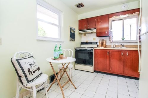 432 Augusta St, Pittsburgh PA 15211-1108 exterior