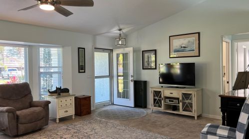 1911 Gaskins Cir, Fort Pierce FL  34952-6640 exterior