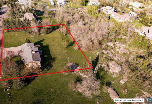 2726 12 St, Duluth MN 55806-1148 exterior