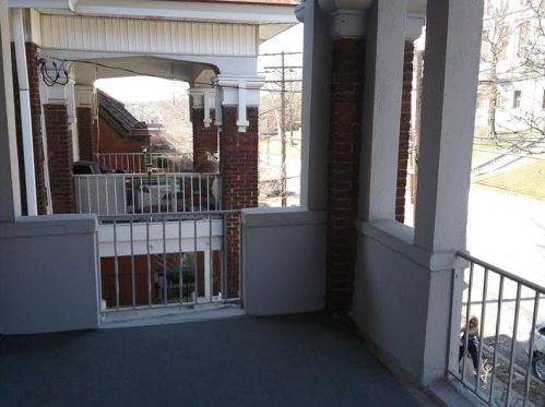 6366 Forward Ave, Pittsburgh PA 15217-2269 exterior