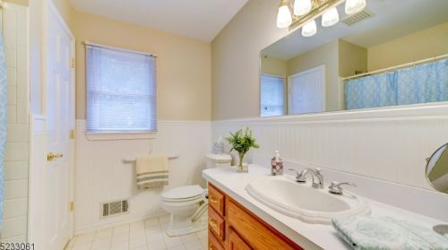 454 Stony Brk Dr, Bridgewater NJ 08807-1988 exterior