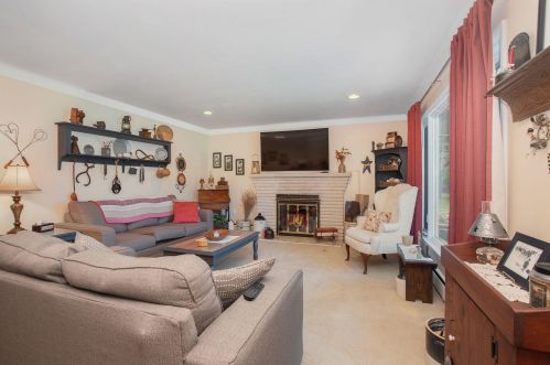 6734 Oakland Dr, Kalamazoo MI 49024-3343 exterior